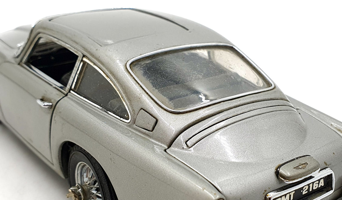 Danbury Mint 1/24 Scale Diecast DB5007 - Aston Martin DB5 James Bond 007 Silver