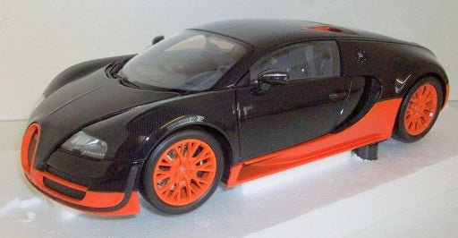 Minichamps 1/18 Scale 100 110840 - Bugatti Veyron Super Sport 2011 Carbon + Oran