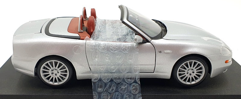 Maisto 1/18 Scale Diecast 31667 - Maserati Spyder - Silver