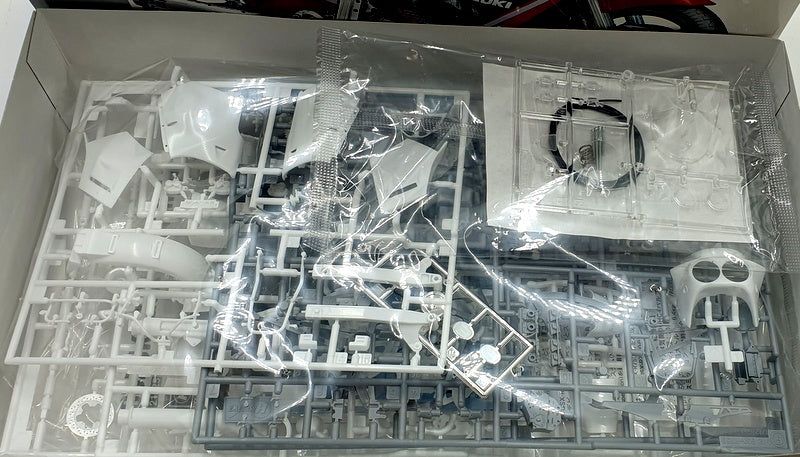 Hasegawa Kits 1/12 Scale 21725 - Suzuki GSX-R750(H) GR71G 1987