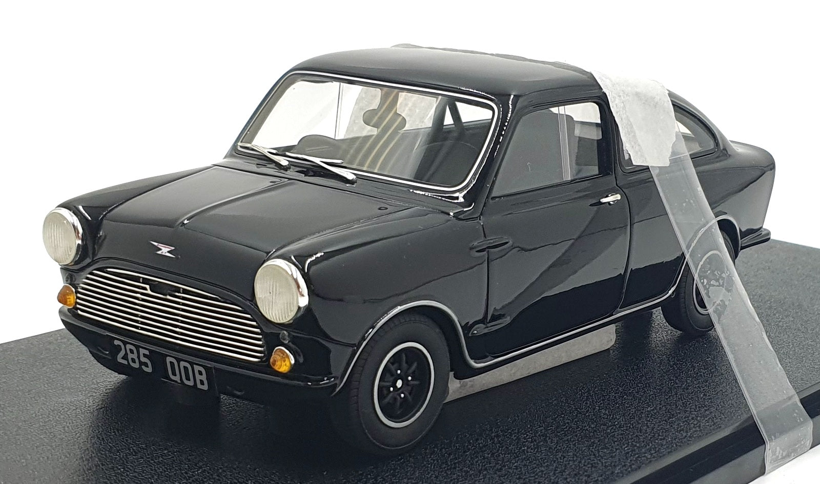 Cult 1/18 Scale Resin CML166-3 - Mini Broadspeed - Black