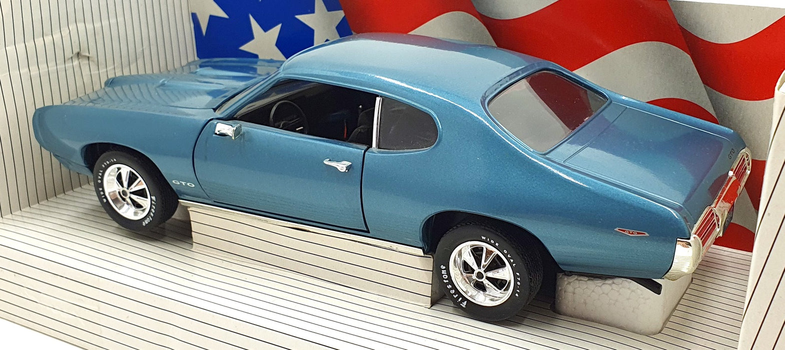 Ertl 1/18 Scale Diecast 7466 - 1969 Pontiac GTO - Blue