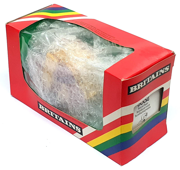 Britains Farm 1/32 Scale 9532 - Round Baler - Red/Yellow