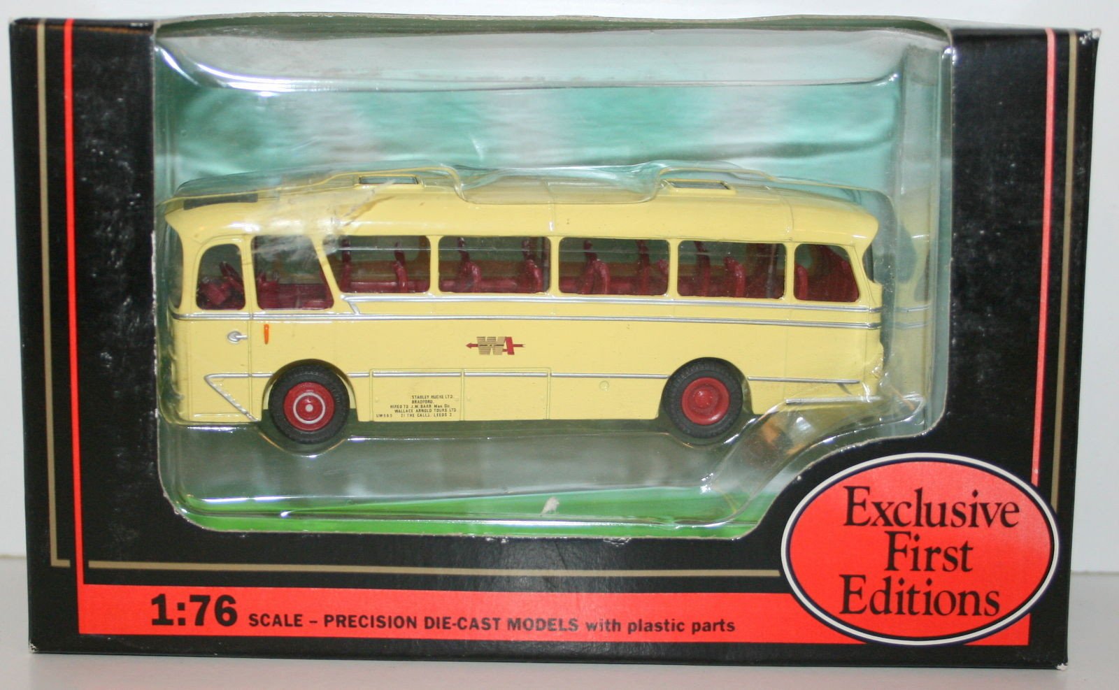 EFE 1/76 Scale Diecast 12112 - Harrington Cavalier Wallace Arnold