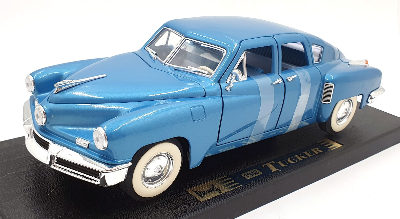 Road Legends 1/18 Scale Diecast 92268 - 1948 Tucker - Blue — R.M.