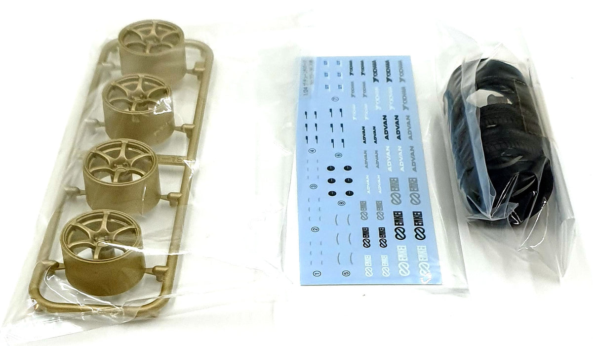 Aoshima 1/24 Scale 05329 - ADVAN Racing RGIII 19' Wheels & Tyres Set #34