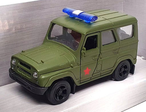 Texhonapk 8cm Long Diecast 08332 - UAZ Hunter Soviet Military Vehicle - Green