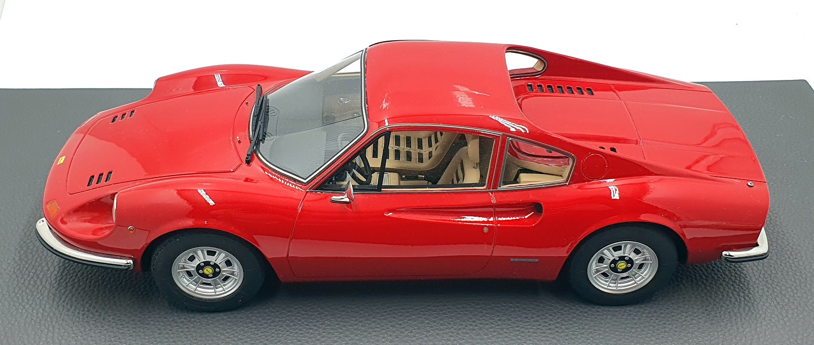Top Marques 1/12 Scale TOP12-02A - 1972 Ferrari Dino 246 GT - Red