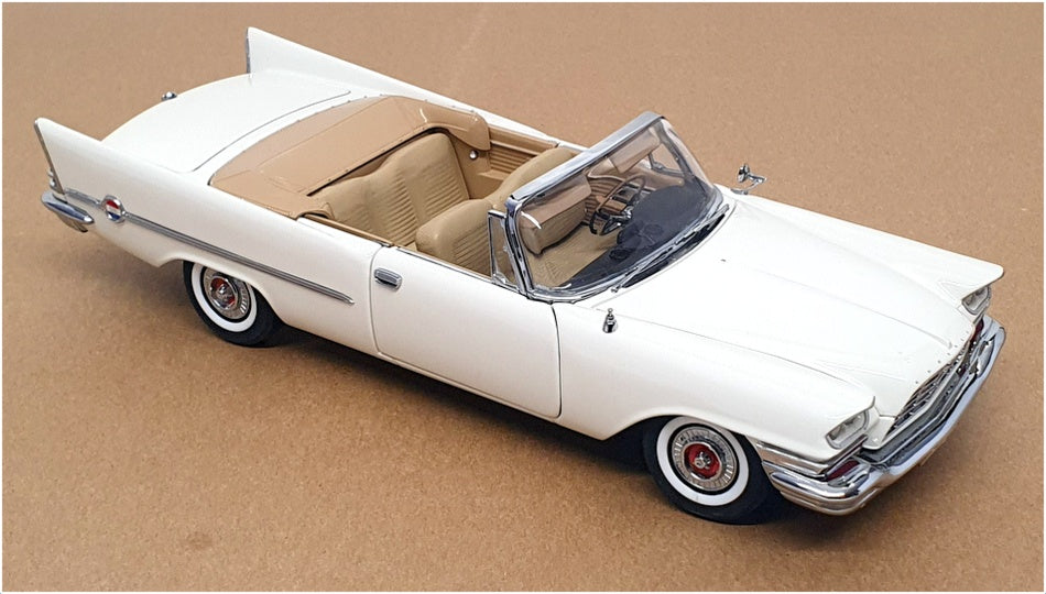 Danbury Mint 1/24 Scale D103 - 1957 Chrysler 300C Convertible - White 