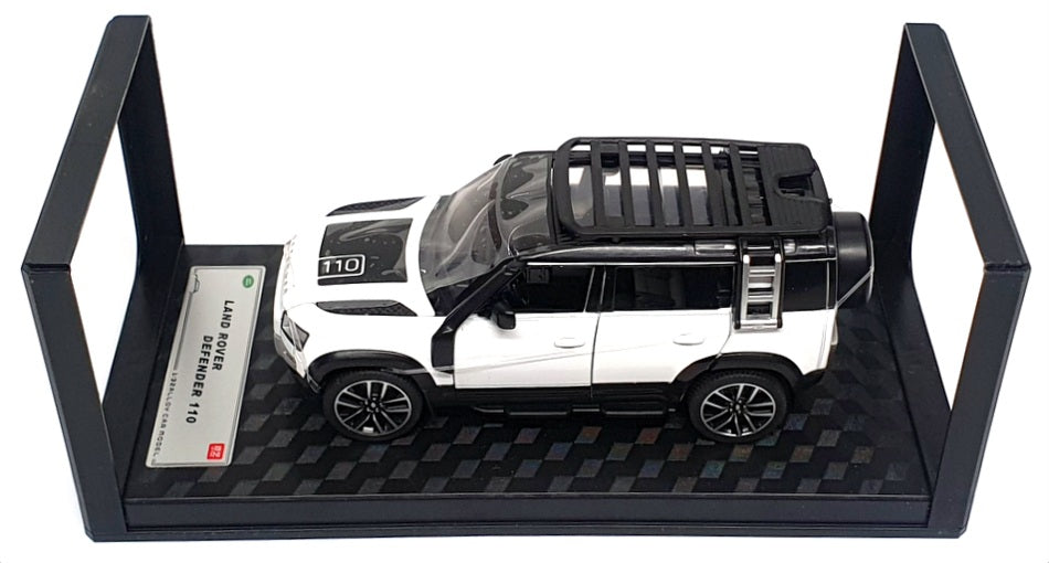 QY Toys 1/32 Scale Q3002A - Land Rover Defender 110 - White