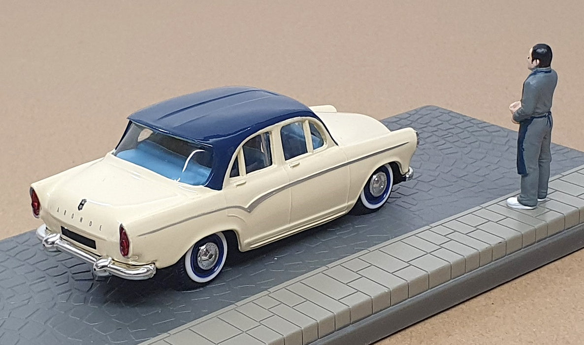 Norev 1/43 Scale Diecast ND002 - Simca Aronde Diorama - Cream/Blue