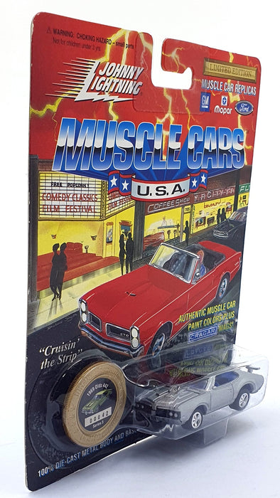 Johnny Lightning 1/64 Scale 200-150 Muscle Cars 1969 Olds 442 - Silver