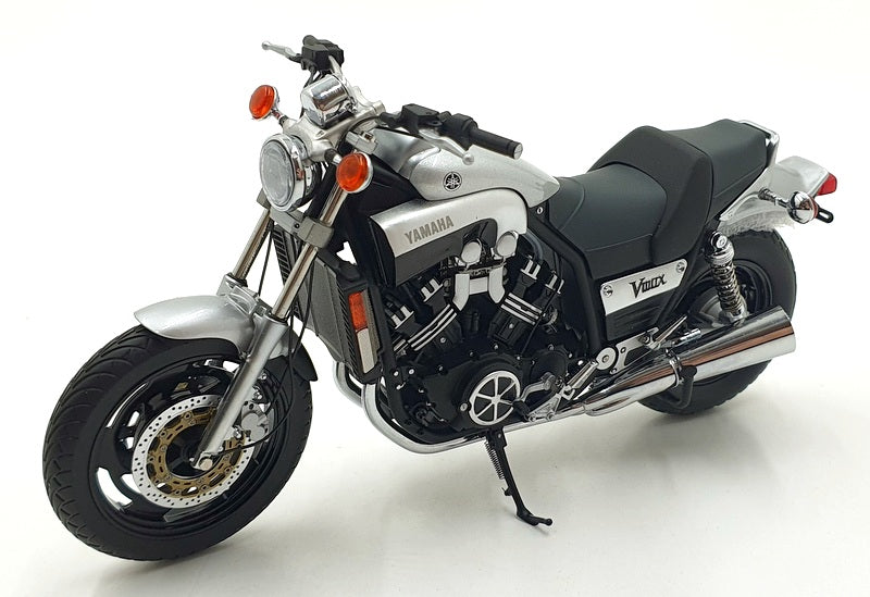 Minichamps 1/12 Scale 122 163702 - Yamaha Vmax 1993 - Silver Metallic