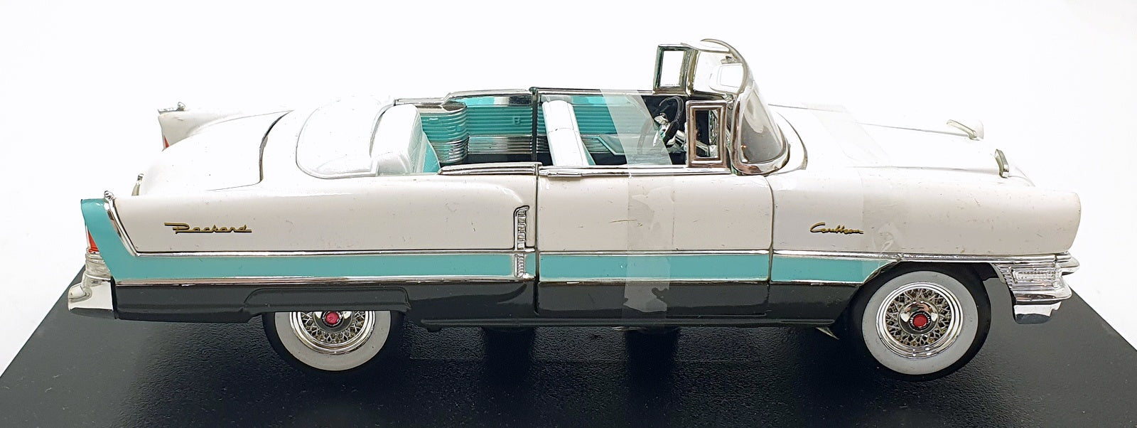 Signature Models 1/32 Scale 1234 - 1955 Packard Caribbean - White