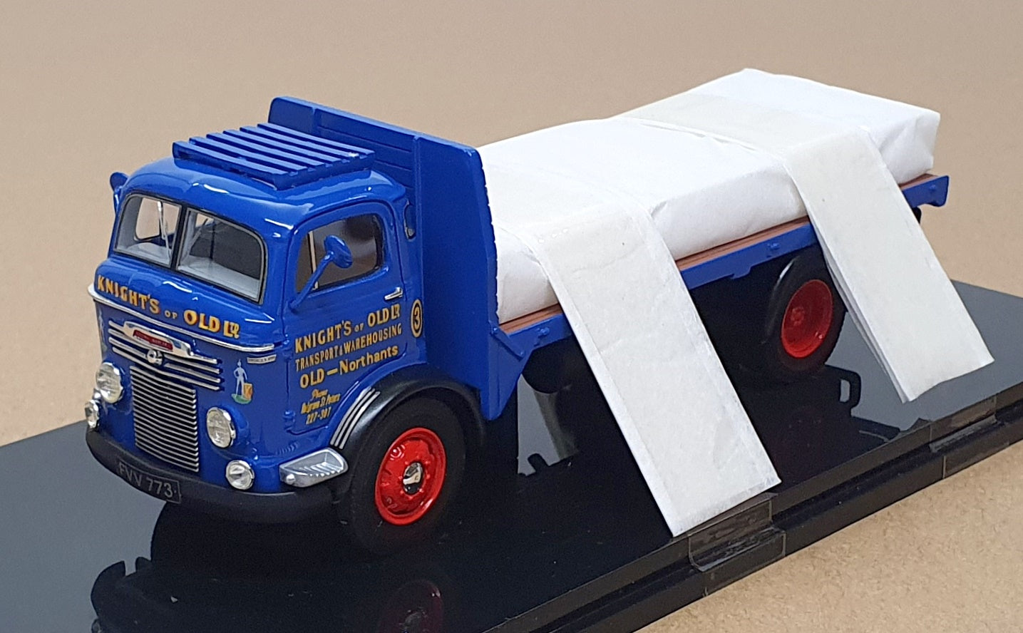 British Transport Classics 1/50 Scale BTC 010201 - Commer Flatbed Knights Of Old