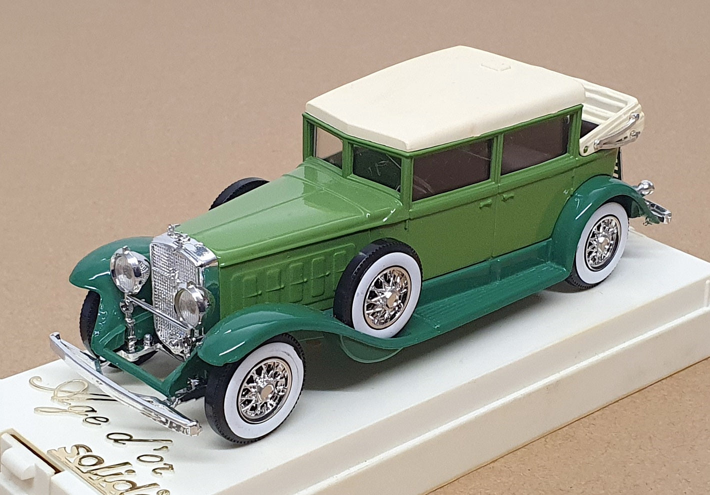 Solido 1/43 Scale Diecast 4085 - 1931 Cadillac 452 A - 2-Tone Green
