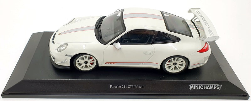 Minichamps 1/18 Scale Diecast 155 062221 - Porsche 911 GT3 RS 4.0 2011 - White