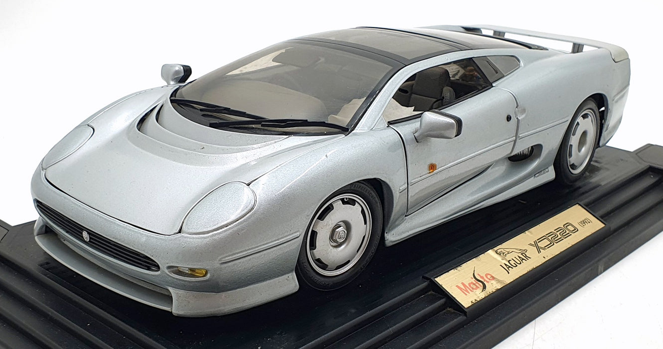 Maisto 1/12 Scale Diecast 33201 - 1992 Jaguar XJ220 - Silver On Plinth