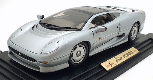 Maisto 1/12 Scale Diecast 33201 - 1992 Jaguar XJ220 - Silver On Plinth