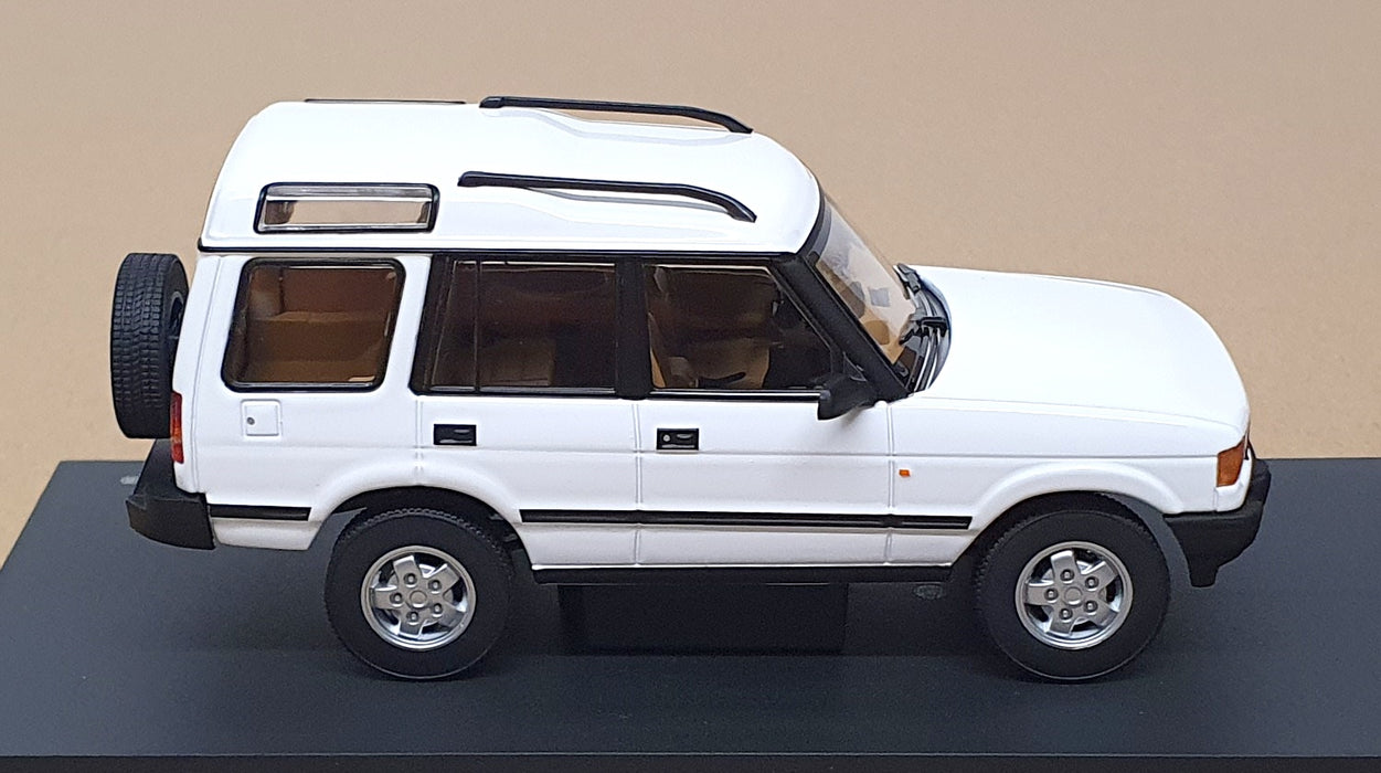 Almost Real 1/43 Scale 410402 - 1994 Land Rover Discovery I - White