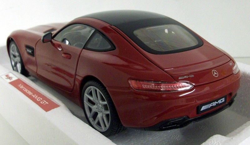 Maisto 1/18 Scale - 38131 Mercedes Benz AMG GT Red Signature series