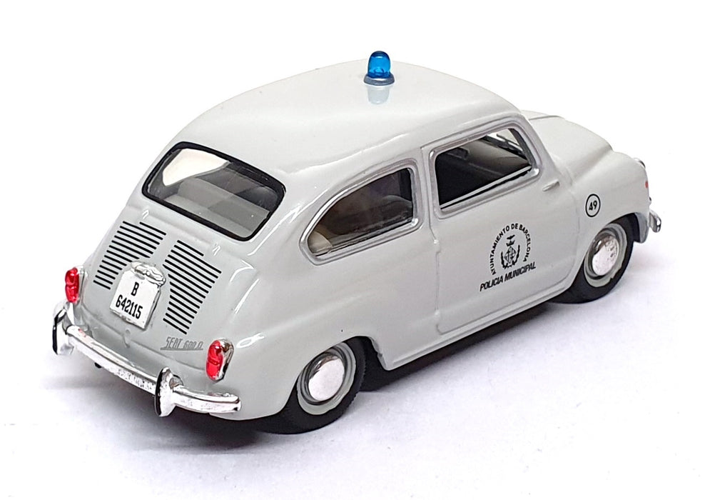 Solido 1/43 Scale 642115 - Seat 600D Policia Municipal Police - Grey