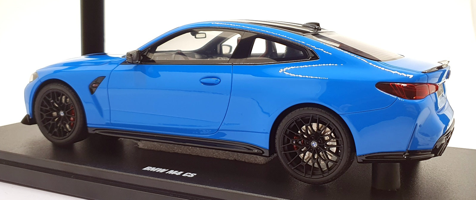 GT Spirit 1/18 Scale Resin GT511 - BMW M4 CS - Blue