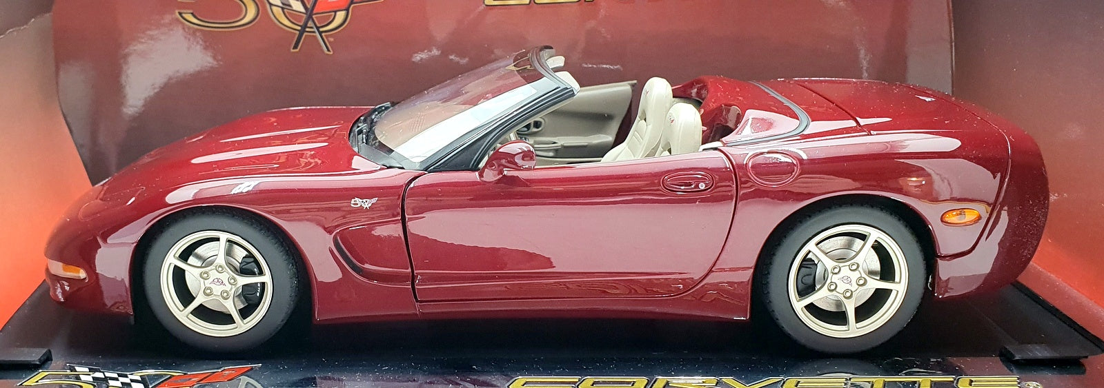 Autoart 1/18 Scale Diecast 71151 - Chevrolet Corvette 2003 Convertible - Red