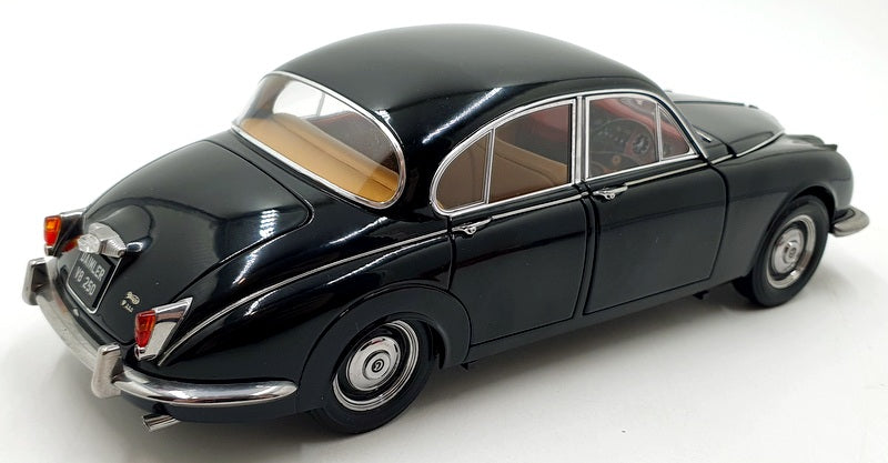 Paragon 1/18 Scale Diecast DC26324A - 1967 Daimler V8 250 - Black