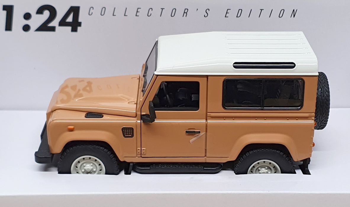 CMJ Diecast 1/24 Scale DC124DET - Land Rover Defender - Tan