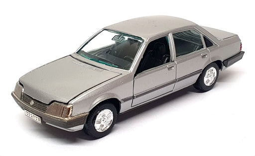 Gama 1/43 Scale Diecast 1176 - Opel Rekord Limousine - Silver