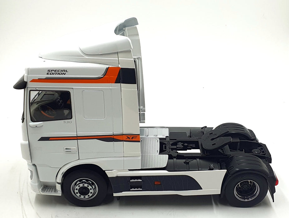 Ixo 1/18 Scale PLC30214 - DAF XF Space Truck - White