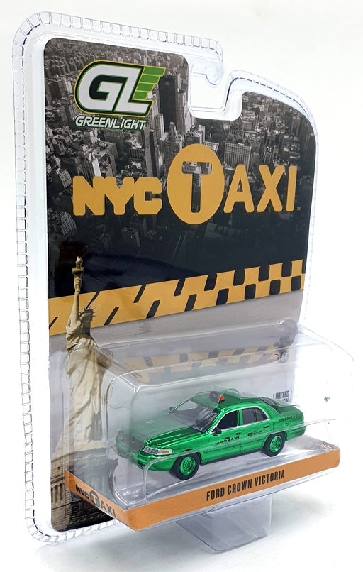 Greenlight 1/64 Scale 29773 - Ford Crown Victoria Taxi Chase - Green