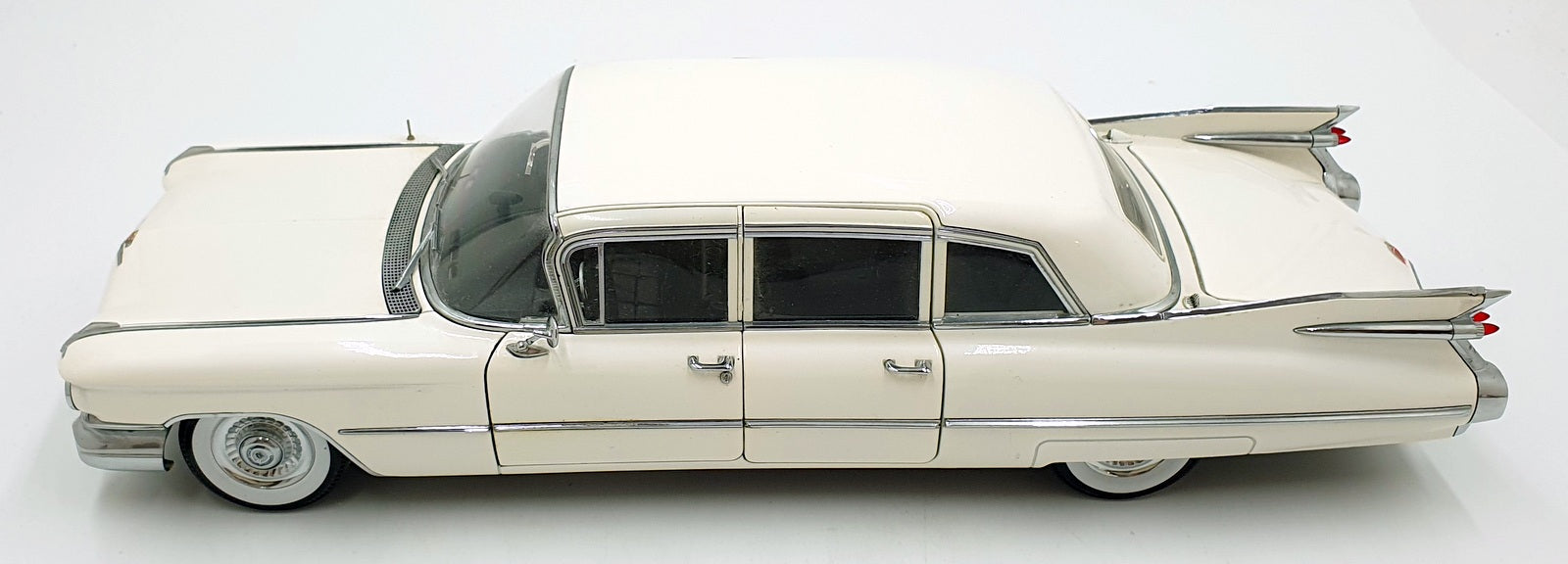 Precision Miniatures 1/18 Scale PMSC-06W - 1959 Cadillac Series 75 Limo - White
