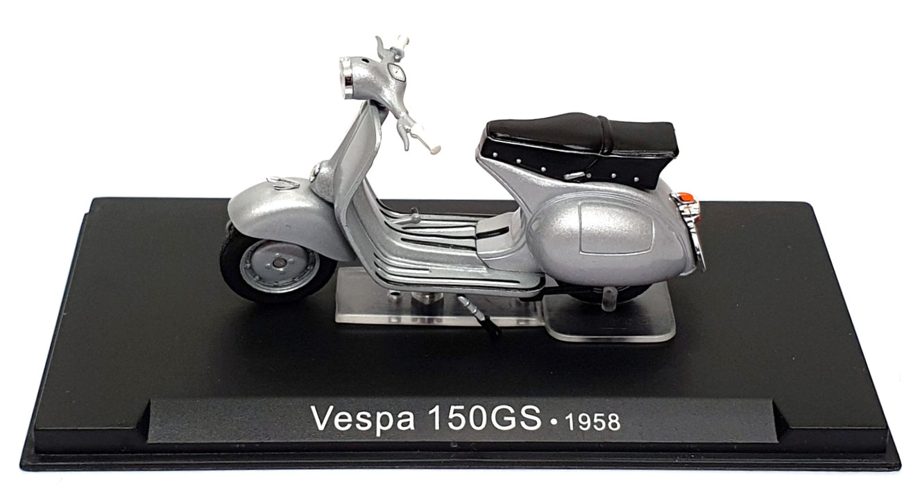 Altaya 1/24 Scale V1958S - 1958 Vespa 150GS Motorbike - Silver