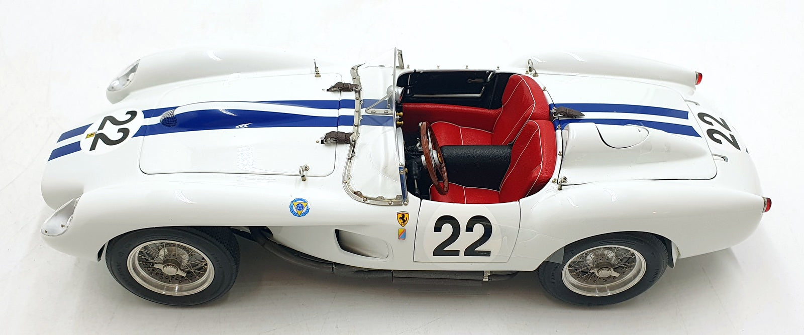 CMC 1/18 Scale M-080 - Ferrari 250 Testa Rossa 1957 Pontoon Fender #22