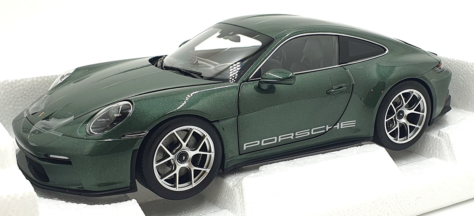 Norev 1/18 Scale Diecast 187472- 2023 Porsche 911 S/T - Met. Green
