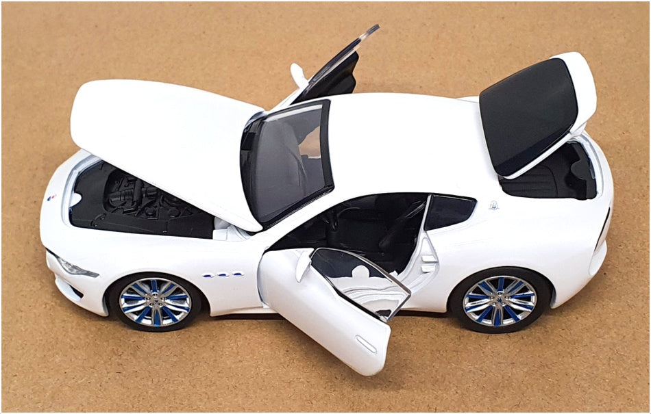 Tayumo 1/32 Scale Pull Back & Go 32125010 - 2014 Maserati Alfieri Concept White