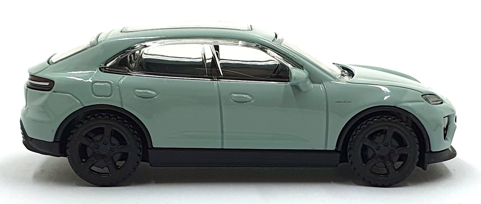 Rastar 1/43 Scale Diecast 64660 - Porsche Macan - Grey/Blue