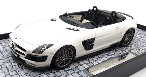 Minichamps 1/18 Scale 107 032130 Mercedes Benz BRABUS 700 Biturbo White