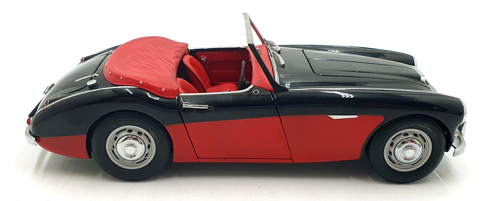 Kyosho 1/18 Scale Diecast 22426K - Austin Healey 3000 - Black/Red