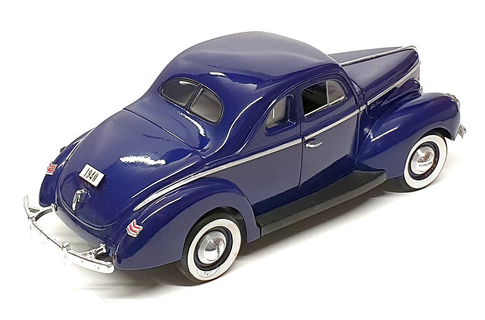 Universal Hobbies 1/18 Scale Diecast 2625L - 1940 Ford Deluxe - Blue