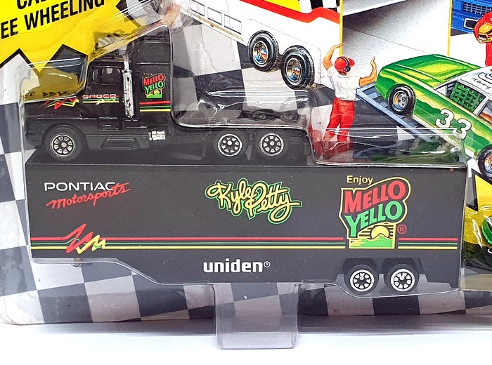 Racing Champions 1/64 Scale 03102 - Pontiac M/Sport Petty Mello Yello Truck