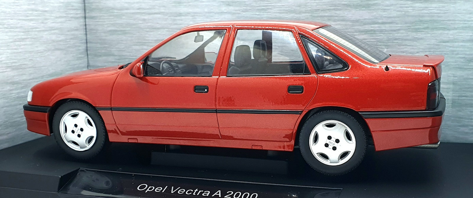 Model Car Group 1/18 Scale MCG18461 - Opel Vectra A2000 - Met. Red