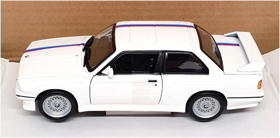 Burago 1/24 Scale Diecast 18-21100 - 1988 BMW 3 Series M3 - White