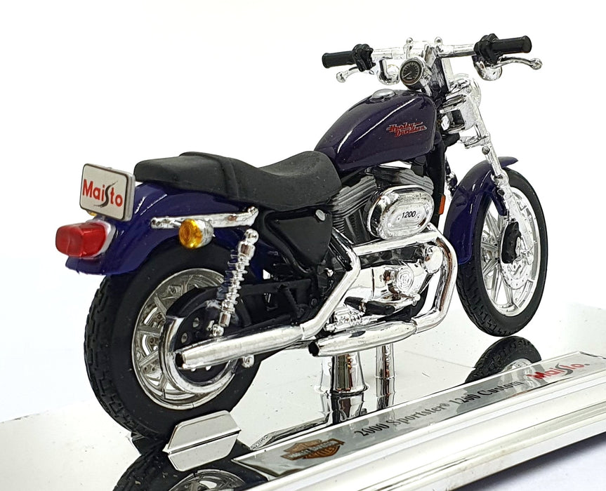 Maisto 1/18 Scale 39720 - Harley Davidson 2000 Sportster 1200 Custom