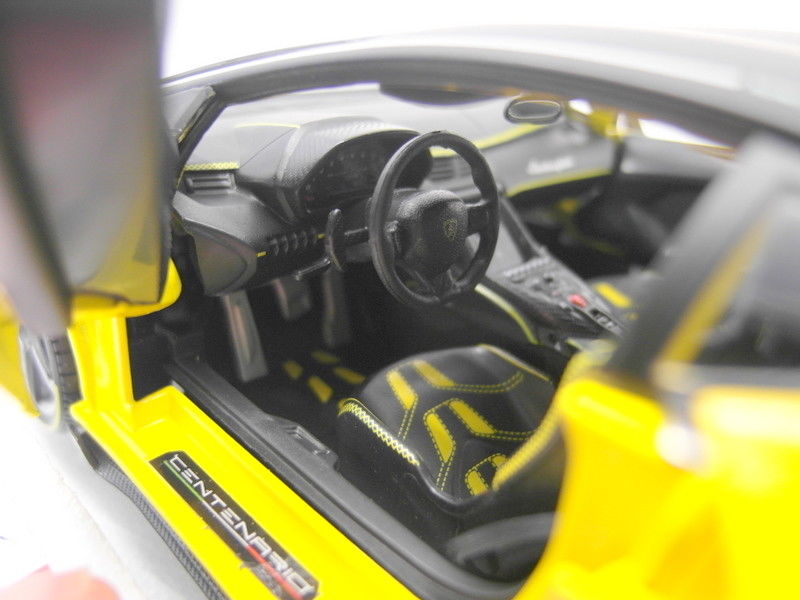Maisto 1/18 Scale Diecast 38136 - Lamborghini Centenario - Yellow