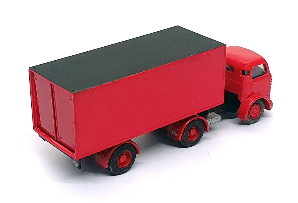 Base Toys 1/76 Scale Diecast LC-X21 - Commer Artic Box Van - Red