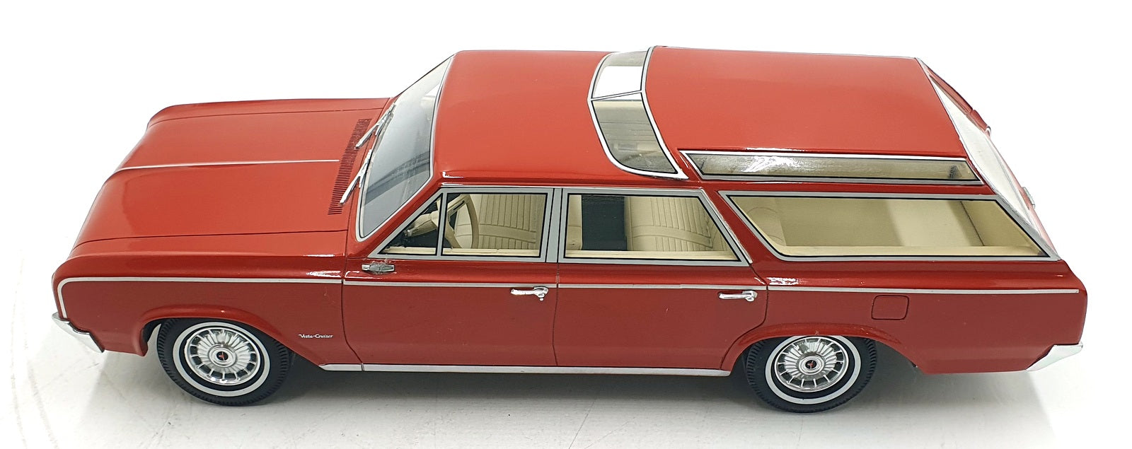 BOS Models 1/18 Scale Resin BOS186 - Oldsmobile Vista Cruiser - Red