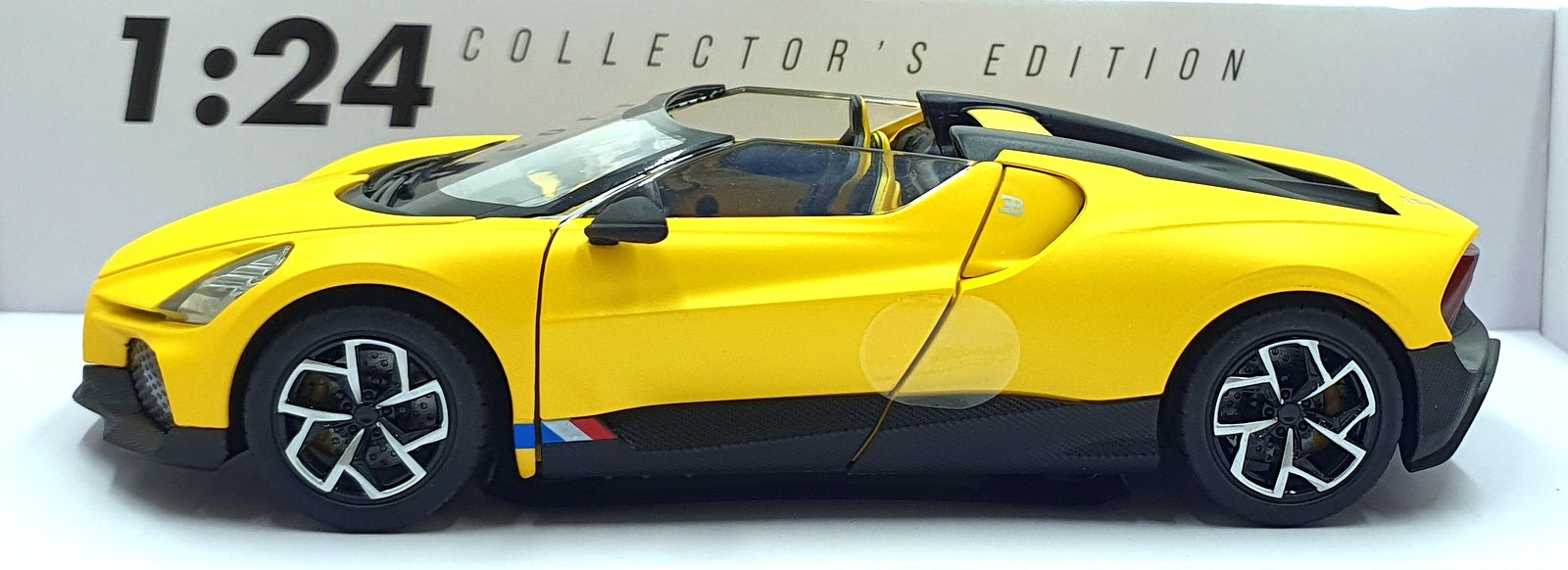 CMJ 1/24 Scale Diecast 124BMYW - Bugatti Mistral - Yellow